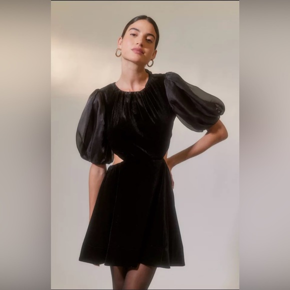 Bardot Dresses & Skirts - NWT Bardot Black Malina Velour Mini Dress with Cutouts and Puff Sleeves Size 12